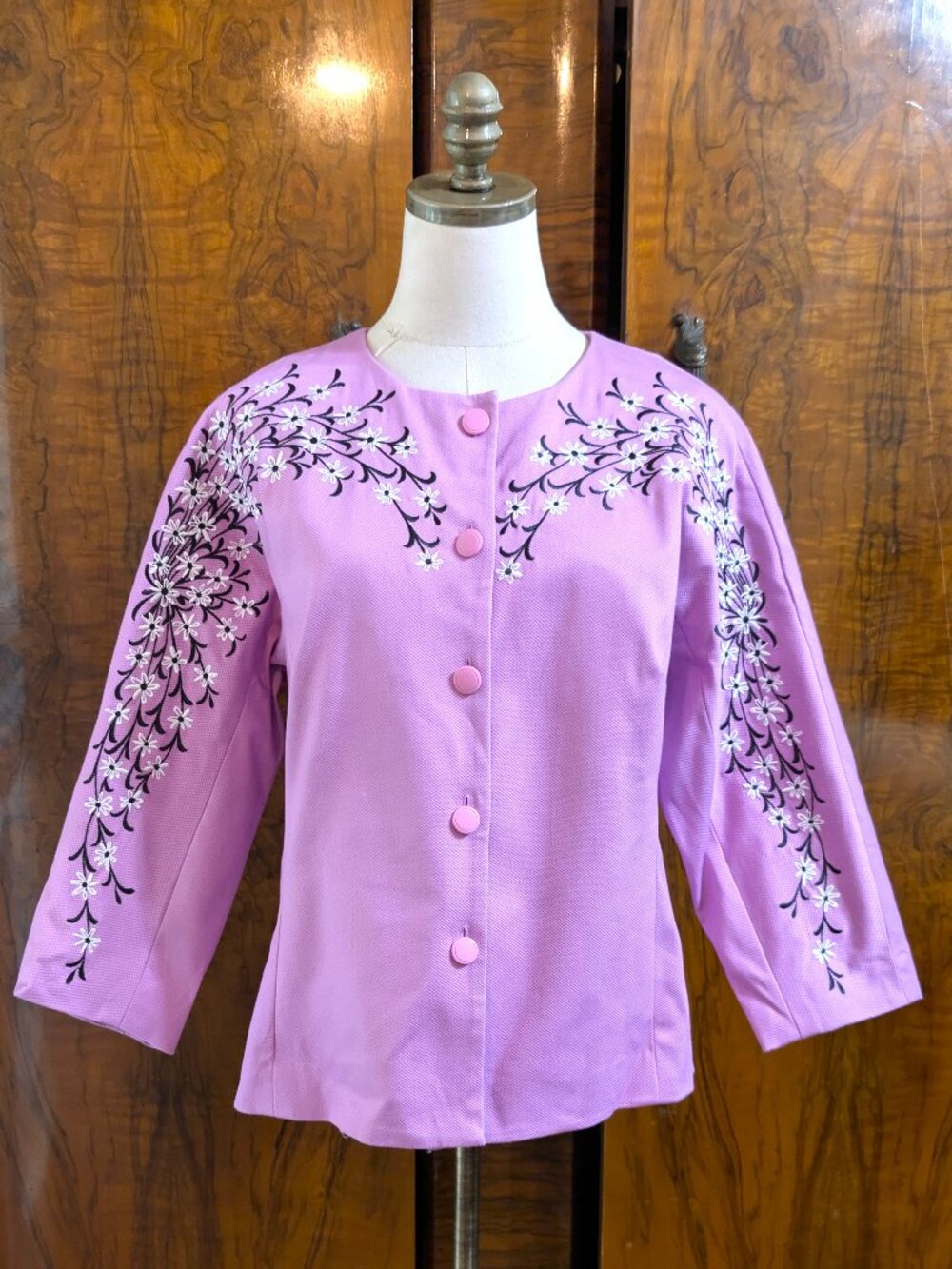 Bob Mackie Wearable Art Lavender Floral Embroidered Jacket M Button Front